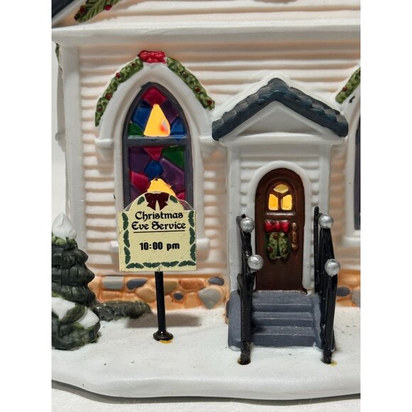 Vintage 2001 St Nicholas Square Wedding Chapel Lighted Christmas Village 9.75" - Picture 4 of 16